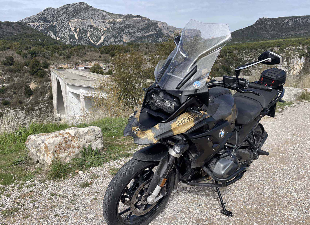 Kein Airbrush, kein Dekorsatz: individuelles Design gezeichnet und gedruckt auf Folie, Spezialist für Motorradfolierung insbesondere BMW R1200GS R1250GS R1300GS R1200RT R1300RT 