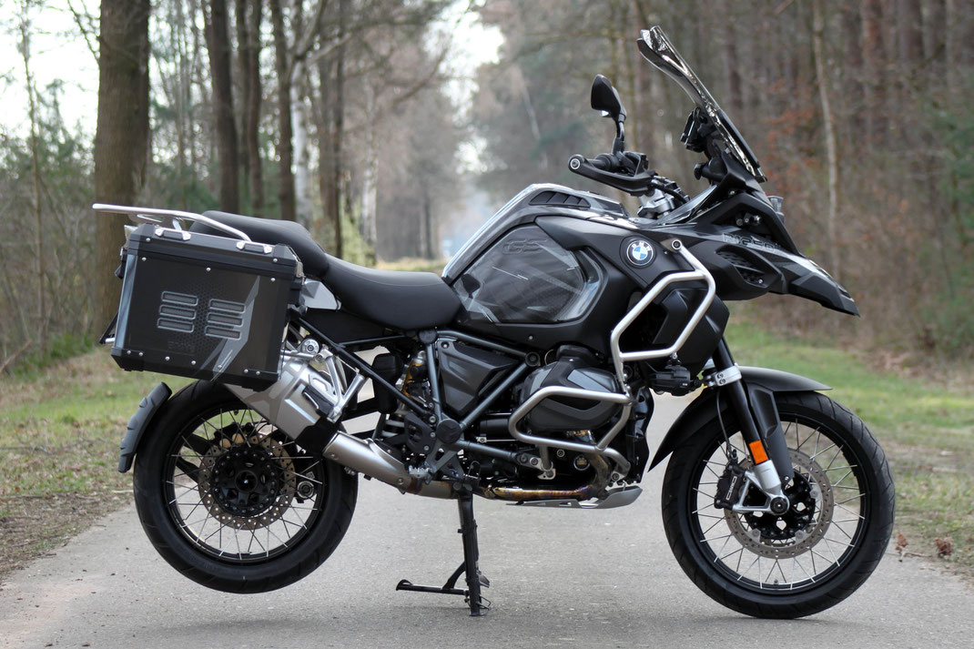 Kein Airbrush, kein Dekorsatz: individuelles Design gezeichnet und gedruckt auf Folie, Spezialist für Motorradfolierung insbesondere BMW GS GS1200 R1200GS R1300GS GS1300 R1250GS Adventure