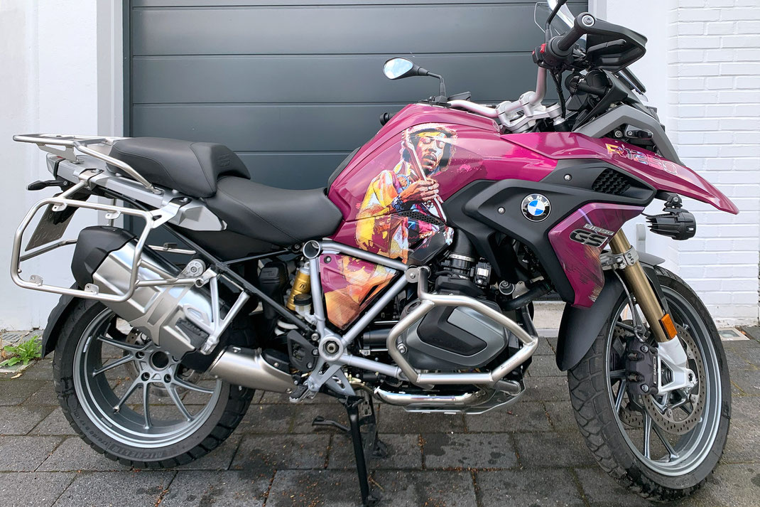 Kein Airbrush, kein Dekorsatz: individuelles Design gezeichnet und gedruckt auf Folie, Spezialist für Motorradfolierung insbesondere BMW GS GS1200 R1200GS R1300GS GS1300 R1250GS Adventure