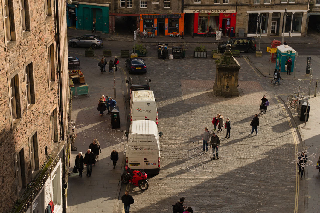 Looking down onto Victoria Street, Edinburgh