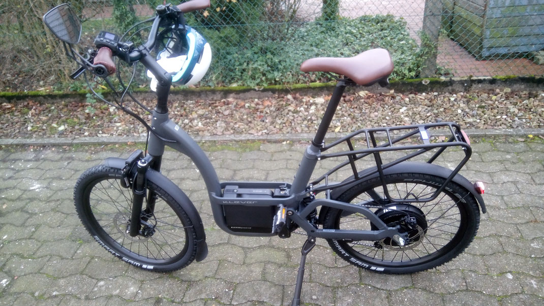 ebenfalls neu: Klever B Comfort Fully Pedelec. 25 kmh 350 W Motor. 570 Wh Akku. Klever App. Axa Schloß. Packtaschen. Helm. Smart Sam 24" Reifen Unisize. Vollkasko 100 € Allianz