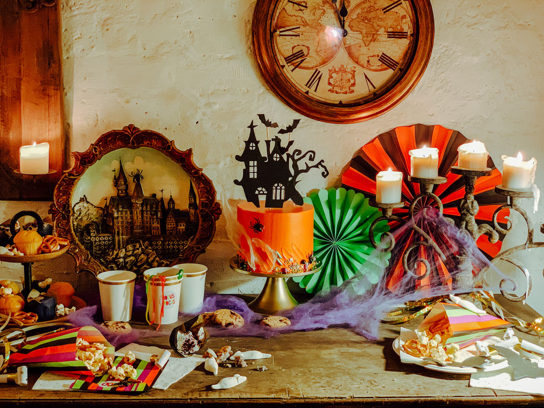Halloween Torte und Party Deko