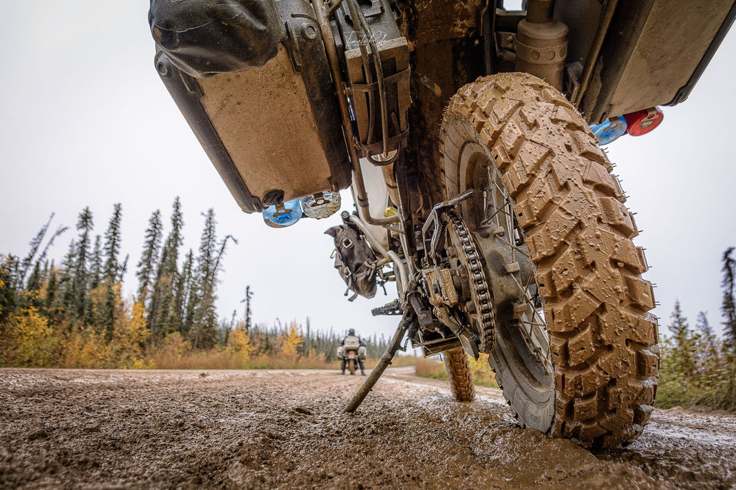 Dalton Highway Alaska mit dem Motorrad. Heidenau K 60 Scout. Motorrad Abenteuer und Reise Fotografie Tipps und Wissen.