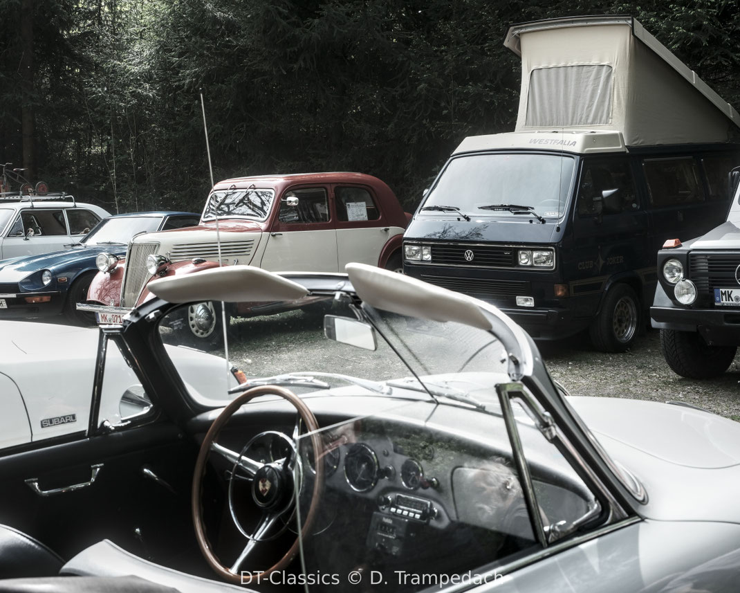 Alltag im Oldtimer - Oldtimer im Alltag.
