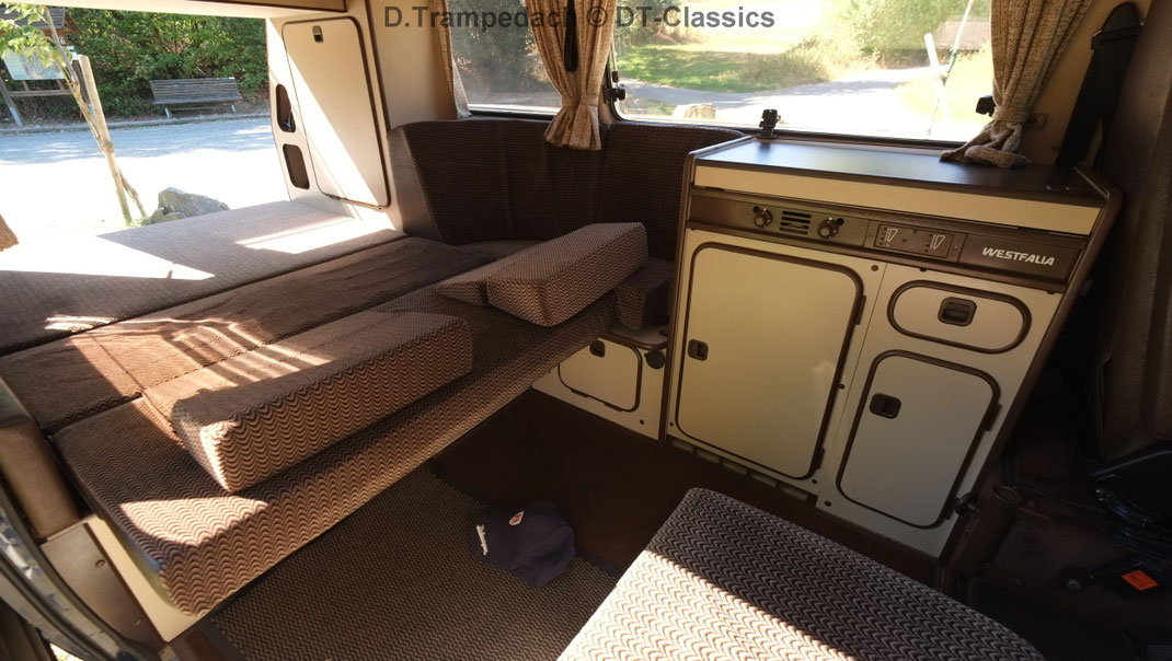 2 Keilkissen im ADAGIO Stoff, WESTFALIA Club Joker, 1983.