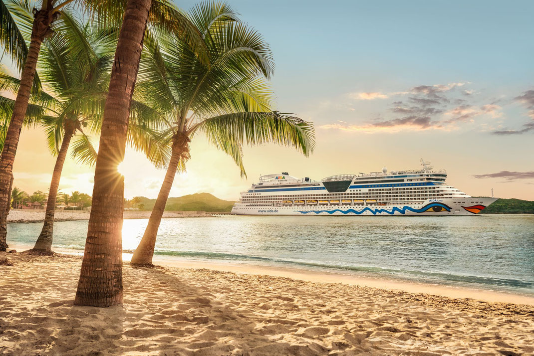 AIDA Weltreise 2026-2027 mit AIDAsol ab/bis Hamburg - ideal als gemein same Kreuzfahrt um die Welt zur Goldene Hochzeit oder Rentenbeginn - buchen AIDA mit ausführlicher Beratung bei Reiselotsen HafenCity