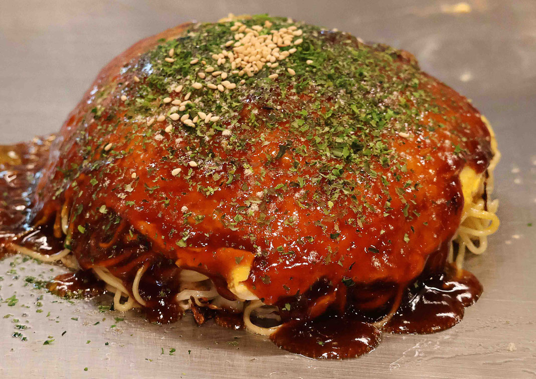 広島お好み焼きの出来上がりイメージです。