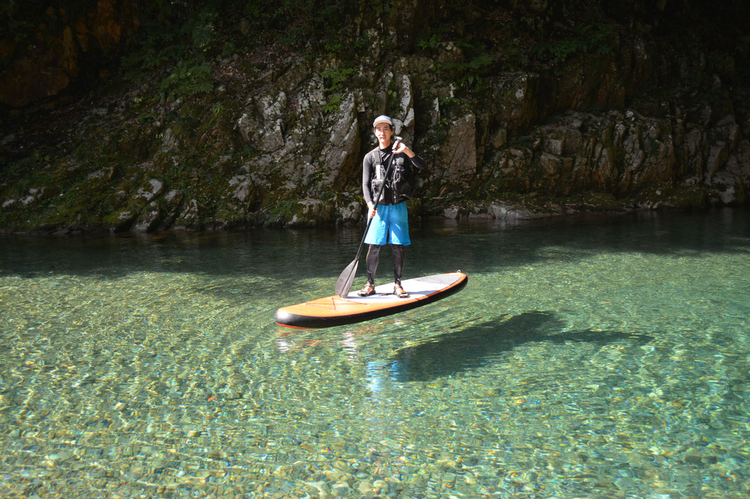 SUP サップ 体験 おすすめ 人気 岐阜 川遊び 川下り せせらぎ スポット 関市 渓流 コテージ 手ぶら 近く  インスタ映える フォトジェニック  沢 ポイント 釣り ワイルド 区画サイト たき火 水場 東海 日帰り 広い 乗り入れ可 アクティビティー アウトドア カヌー カヤック ラフティング 穴場 温泉 夏涼しい 清流 エメラルドグリーン 板取川 キャンプ場 オートキャンプ ソロキャンプ バーベキュー BBQ 