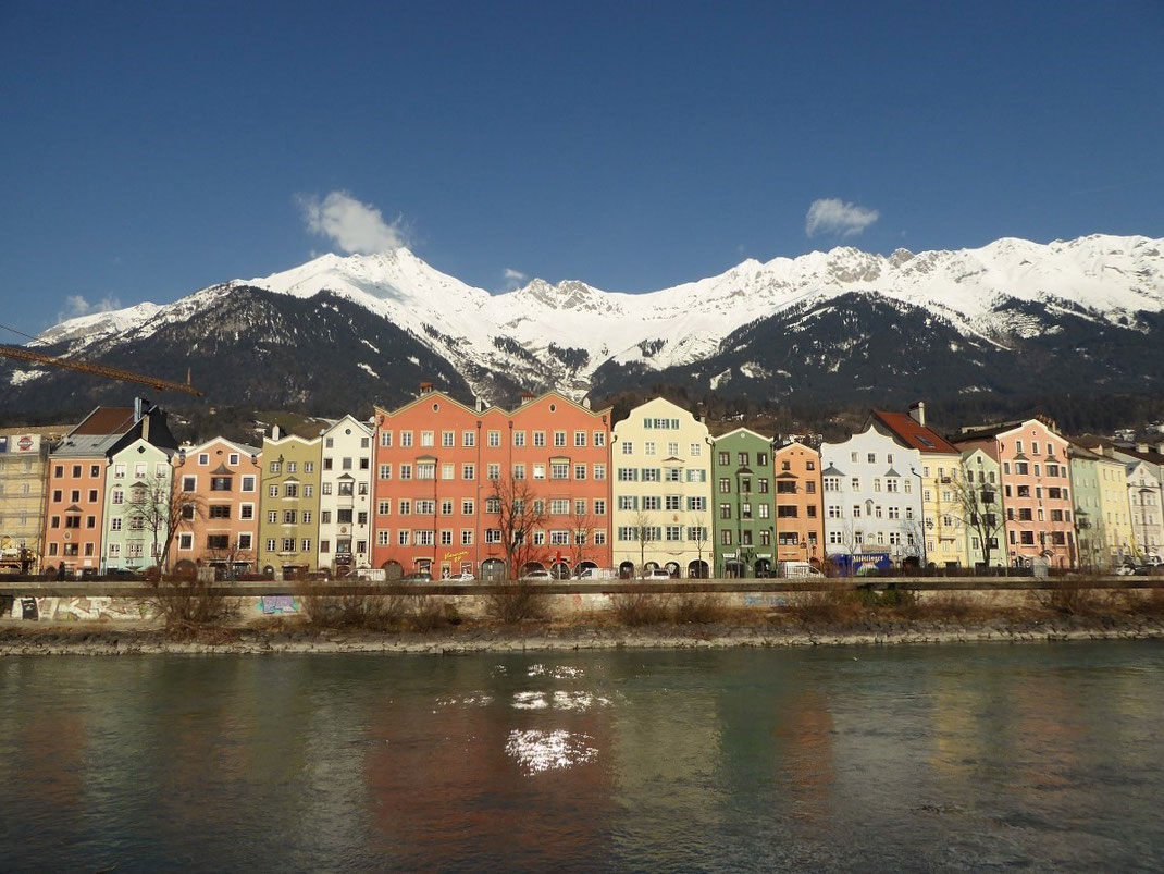 Innsbruck - Blick über den Inn auf die Berge