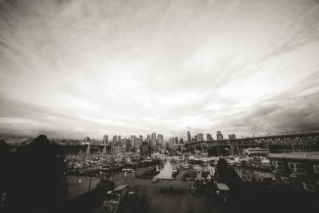 the city skyline of Vancouver