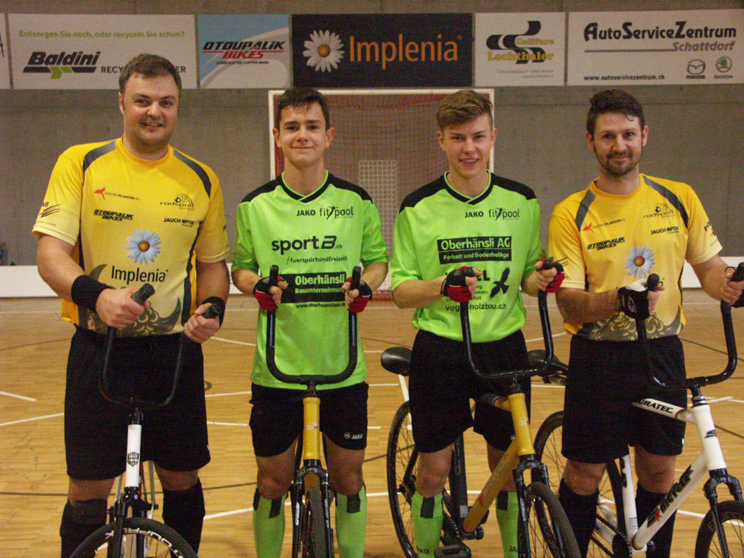 Roman Schneider ( ehemals RMV Mosnang, seit 10 Jahren RS Altdorf ) Rafael Artho, Björn Vogel, Paul Looser ( RS Altdorf ) Roman Schneider und Paul Looser sind die letzten aktiven Schweizer Welt-meister im Radball.