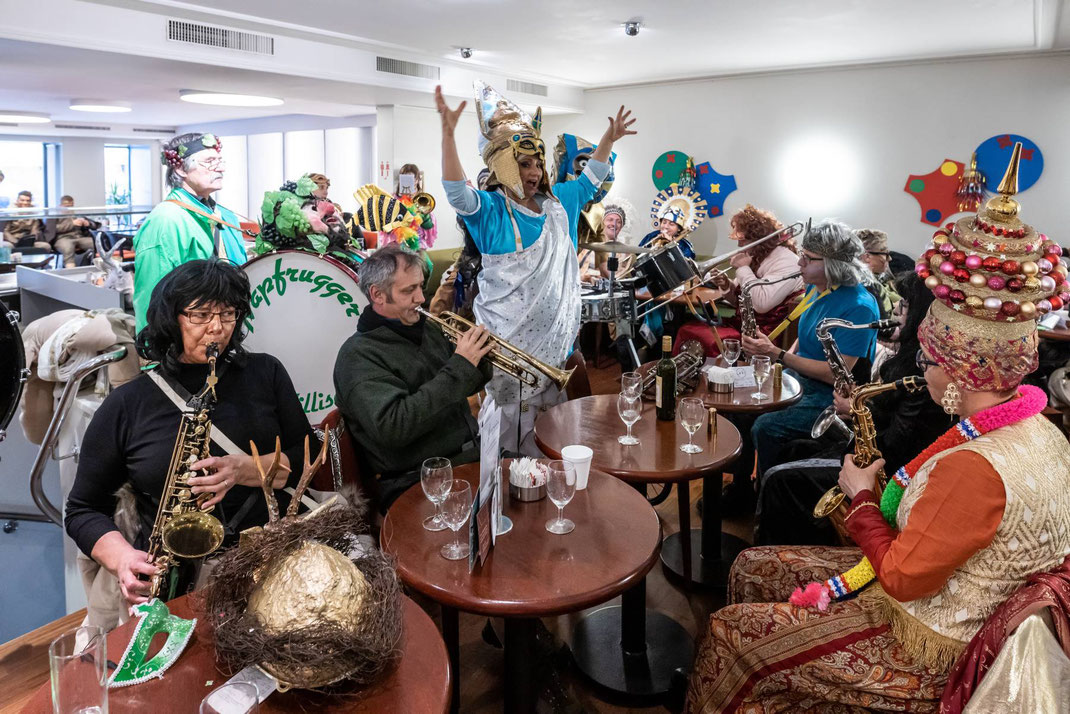 Beizenfasnacht mit den Napfruuggern im Café Amrein