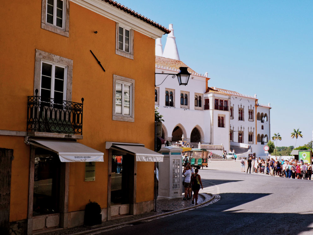 Praça Republica - A nice perspective of Sintra's old-town