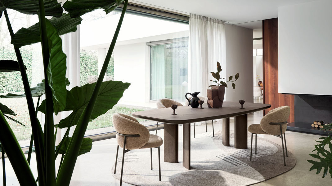 tavolo design il legno per zona giorno 