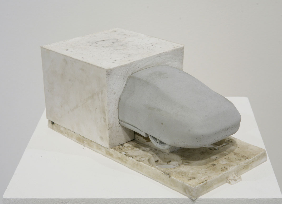 Gottfried Bechtold Betonporsche Model 911 Kunst von Bechtold Porsche. 