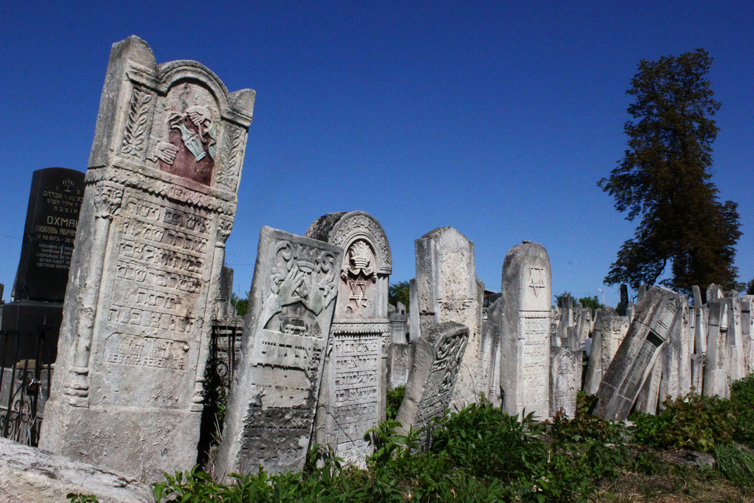 Zeuge einer längst vergangenen Zeit - der jüdischer Friedhof in Czernowitz