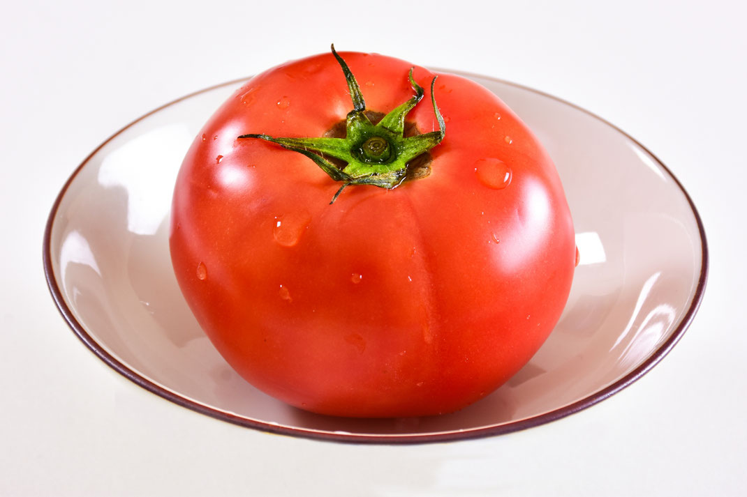 8月に食べたいトマト|体の熱を冷まし潤いを与える薬膳の知恵と簡単レシピ