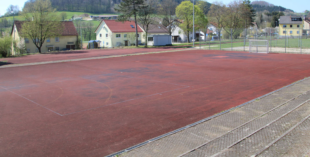 Auf diesem Bild ist der Sportplatz in Winzingen zu sehen.