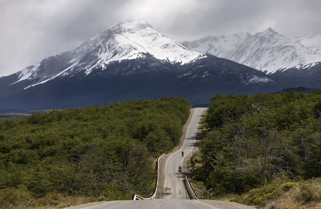 Gegen den Wind - Straße in Patagonien - Chile - November 2016