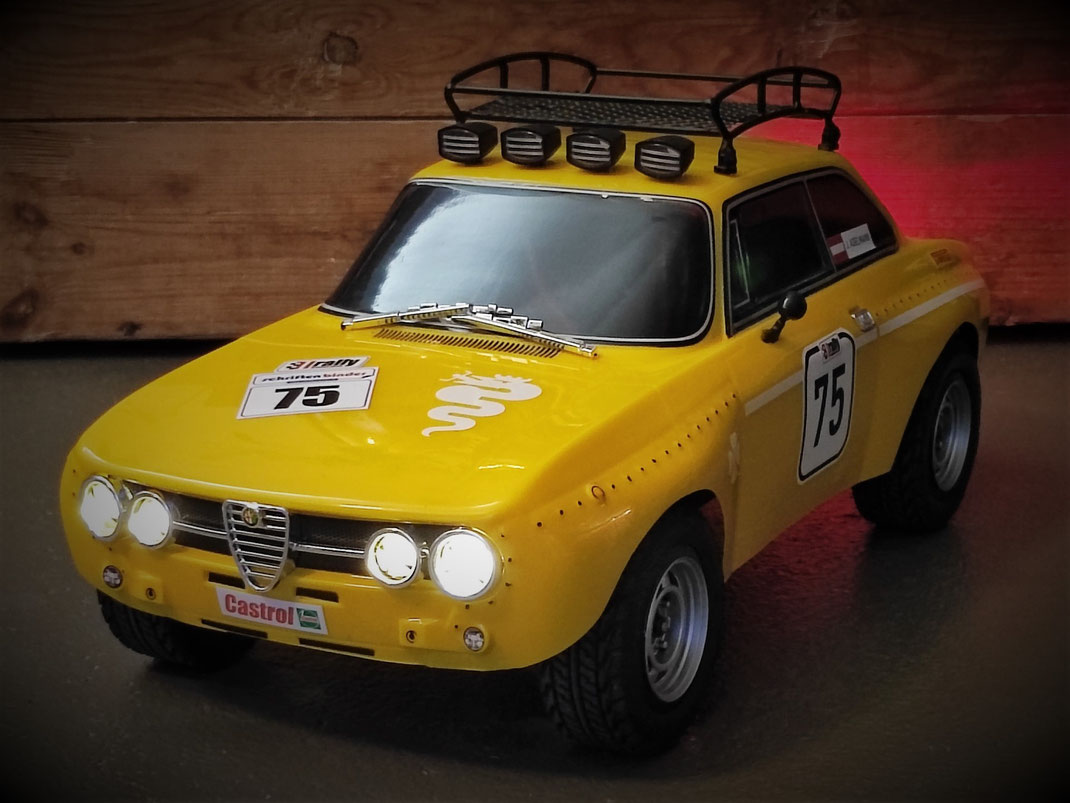 Alfa Romeo 105 GTV in gelb, Tamiya CC-01, Hinterradantrieb, 2WD Umbau