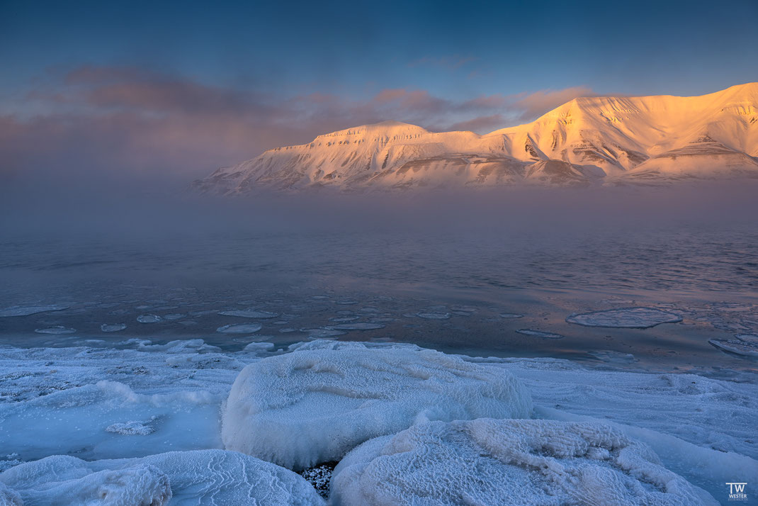 (8) I enjoyed the first evening in the best light. The Z9 was not affected by the cold.