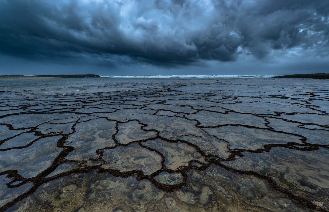 (23) An diesen tollen Tidenpools beendete diese enorme Wolkenfront unsere  Fotosession, wenige Momente später regnete es aus allen Kübeln