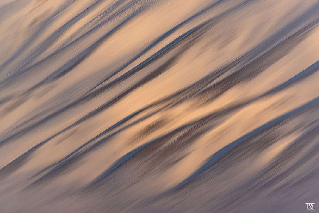 (9) Die Linien der Berge sind sehr verführerisch für jede:n Naturfotograf:in.