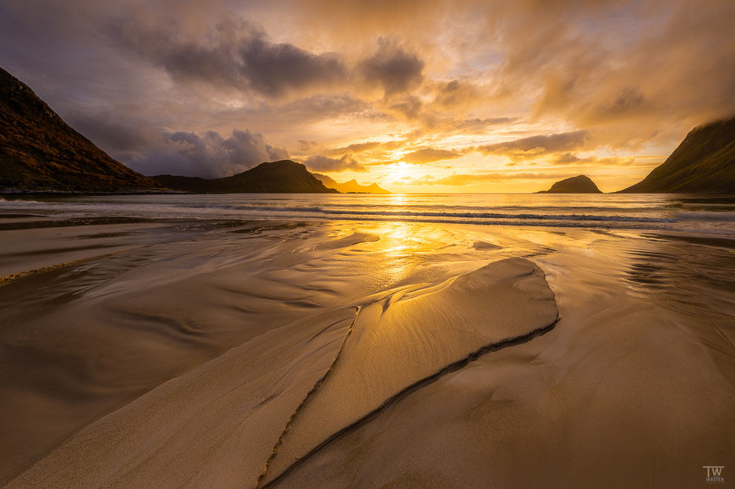 Fast bei jeder Morgen- und Abendsession im Urlaub hatten wir Ebbe, was gerade an den Stränden ein Vorteil ist, da die tollen Sandstrukturen zum Vorschein kommen (B3263)