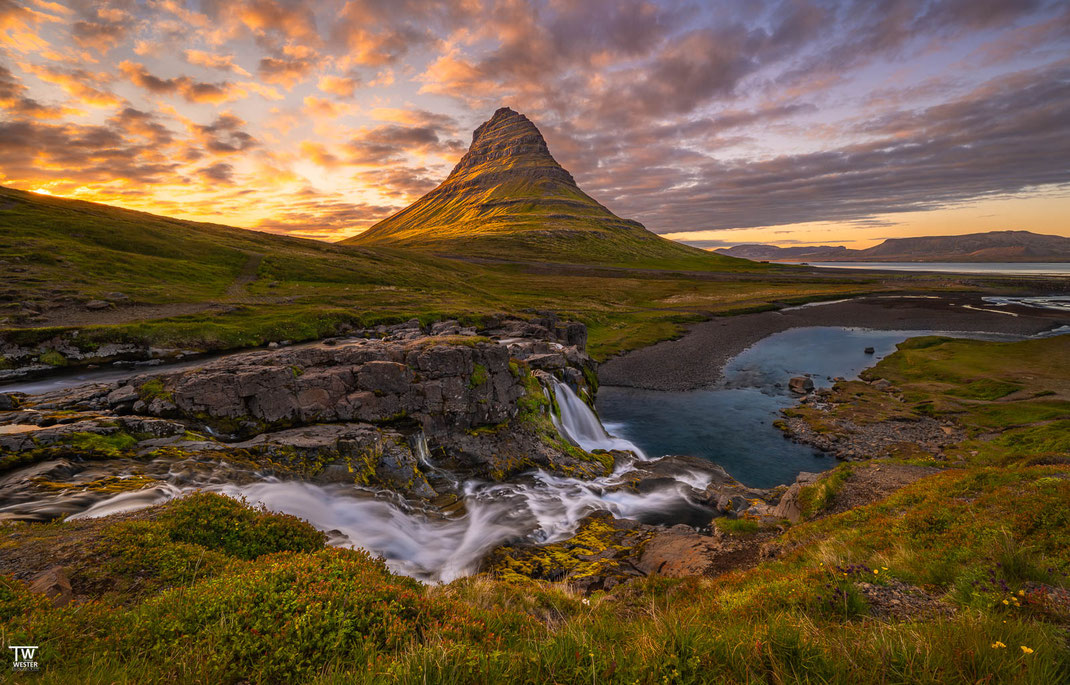 1 Mit dieser klassischen Perspektive begrüßte uns der Kirkjufjell gleich am ersten Abend – einfach herrlich! Aber auch der Tierfotografie widmeten wir uns auf der Snæfellsnes Halbinsel begeistert…