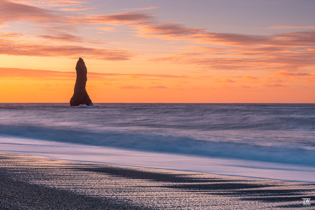 Color drama at the best hour near the sea stacks of Vík í Mýrdal…