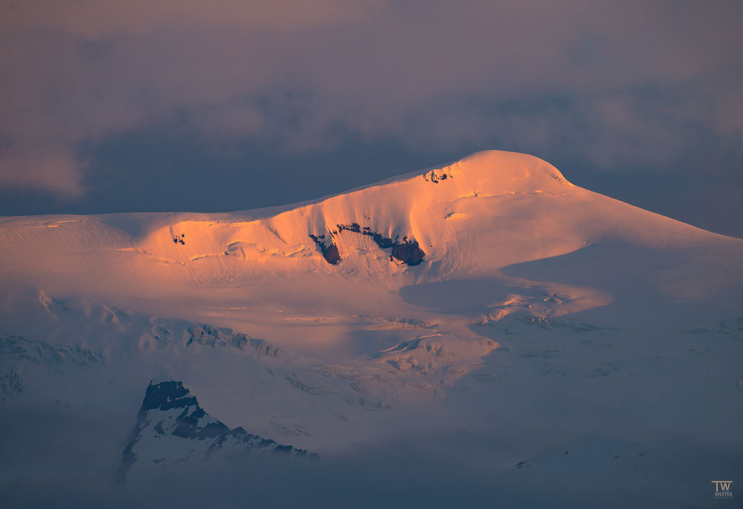 9 Nach dem Sonnenaufgang leuchtete der Gletscher im schönsten Licht auf