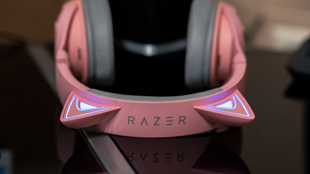 Razer Kraken BT Kitty in Quartz In Zeiten von Homeoffice, totaler Isolierung & exzessivem Gaming Wahn benötigen wir Ladies etwas, dass unsere Ohrmuscheln nicht nur komfortabel polstert, sondern auch stylish aussehen lässt: Das Razer Kraken Bluetooth Kitty Headsets | Hot Port Life & Style | 30+ Fashion & Lifestyle Blog