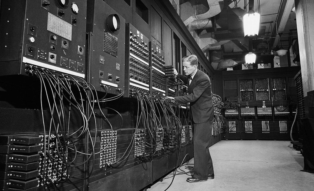 ENIAC (Electronic Numerical Integrator and Computer). STARTUP NEWS | СТАРТАП НЬЮС.