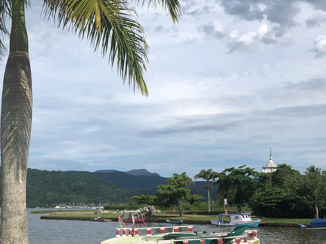 Embouchure de rivière, vers la plage de Paraty