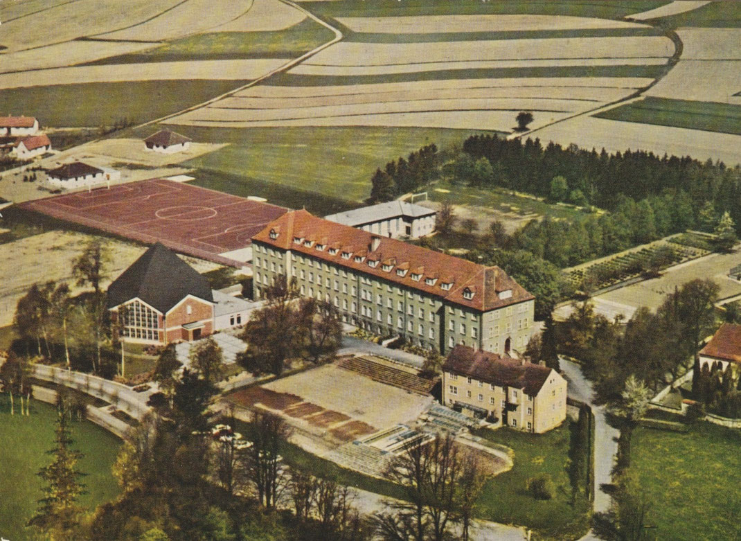Ansichtskarte: Luftbild von St. Peter (1963 oder später).
