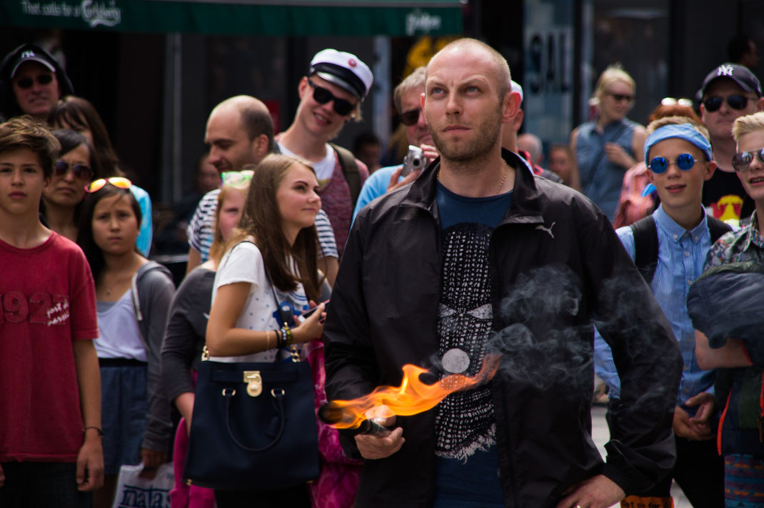 Kopenhagens Shoppingmeilen - ein Mekka für Straßenkünstler