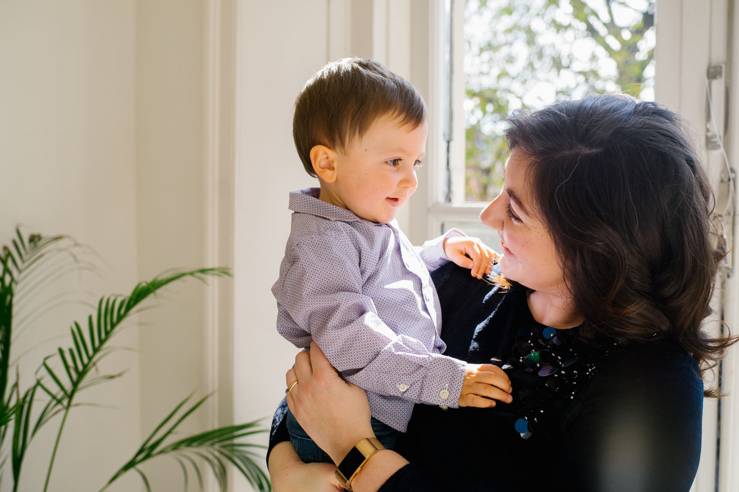 mother son during photo session den Haag