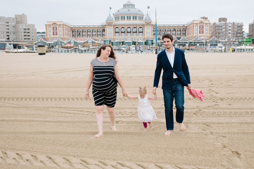 Scheveningen maternity shoot