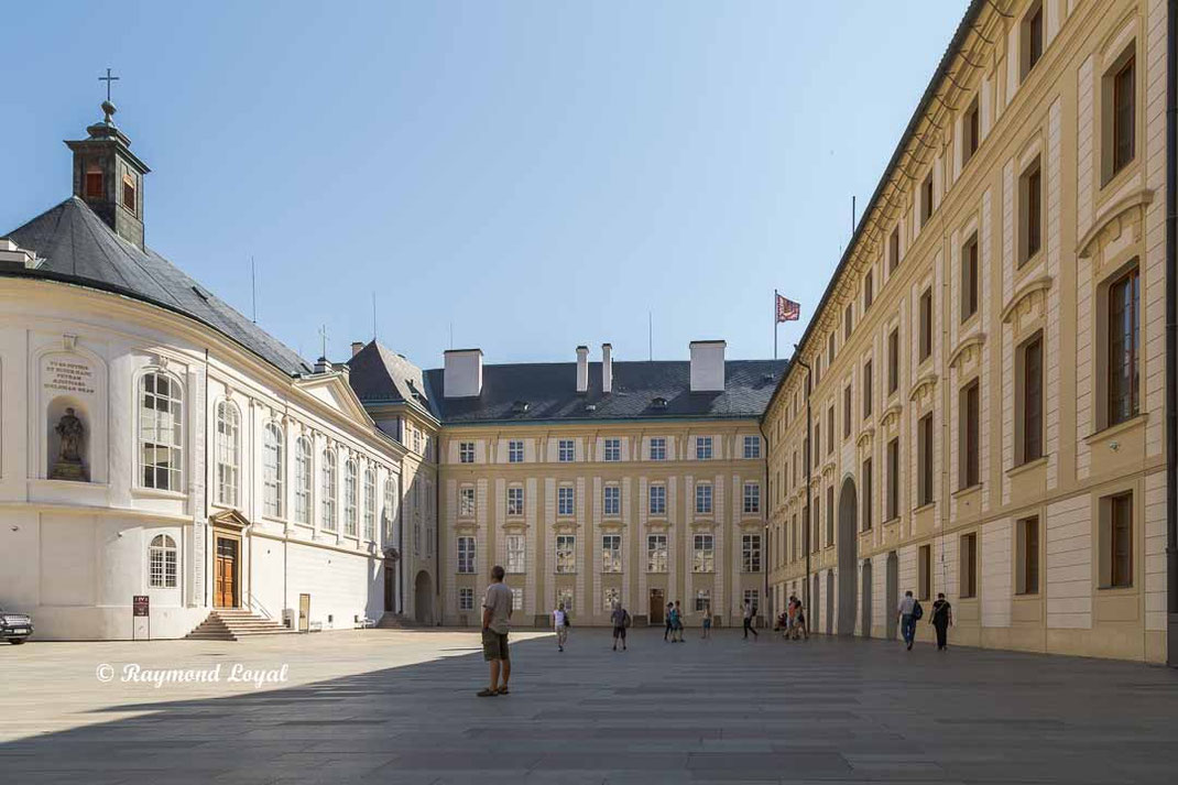 prague castle second courtyard