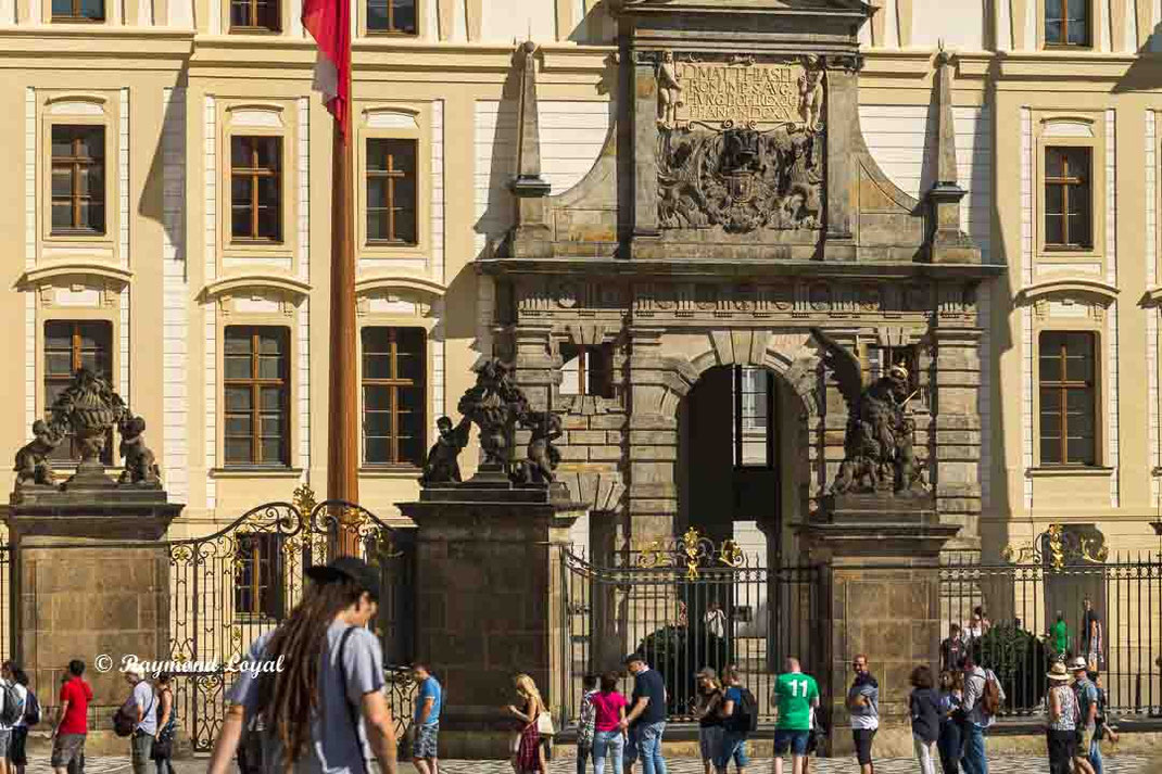 prague castle first courtyard