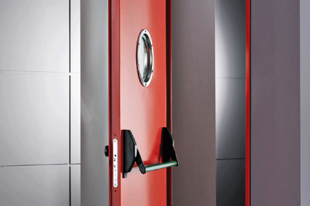 Las puertas cortafuego hechas a propósito pueden tener características tanto de insonorización como de seguridad