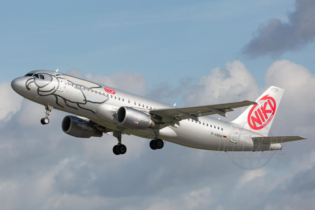 STR 07.10.2017 D-abhk-air-berlin-airbus-a320-214-2017-10-07-edds-stuttgart