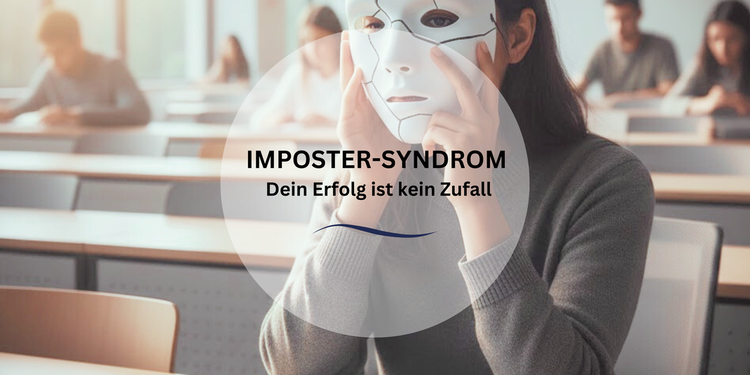 „Studentin im Hörsaal mit einer Maske vor dem Gesicht: Symbolische Darstellung des Imposter-Syndroms und der Angst vor Entlarvung im Studium trotz Erfolg.“
