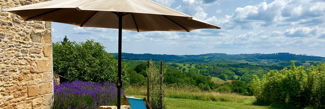 Vue panoramique depuis le gite Font de Gaume du Domaine de la Licorne au cœur du Périgord Noir