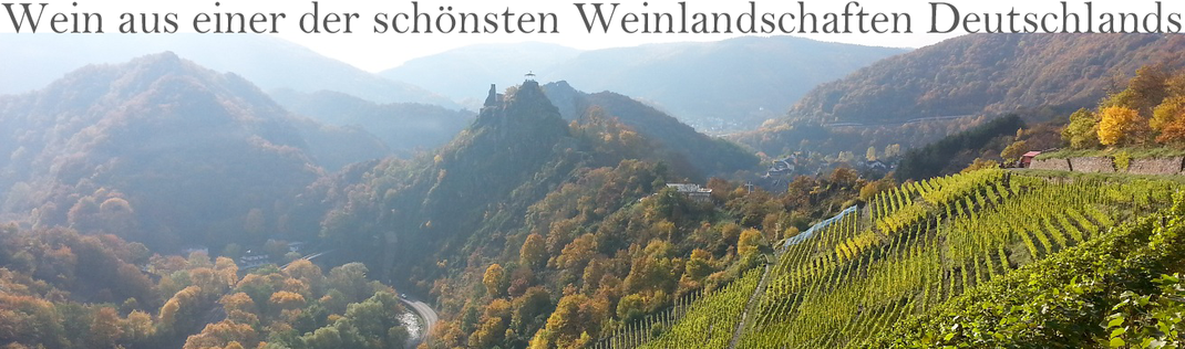 Der Wein an der Ahr wird ausschließlich per Hand geerntet, da es hier im Anbaugebiet kaum flach liegende Weinberge gibt. Handarbeit garantiert eine beste Traubenqualität. Die Weinbergslage "Altenahrer Eck" bringt besonders mineralische Weine hervor.