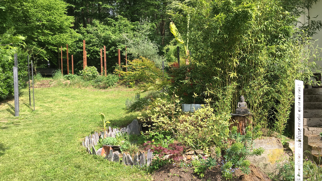 L'Atelier-Jardin de F'Chasta, lieu d'expérimentation entre art, design et nature.