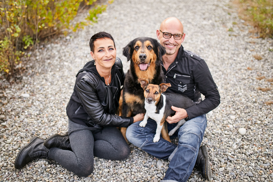 Tierfotograf Hundefotograf Fotograf Fotostudio Hund Welpe Welpen Hunde Fotoshooting Rheinfelden Lörrach Basel Freiburg im Breisgau Bern Bad Säckingen Zürich Hundefotografie Hundeshooting