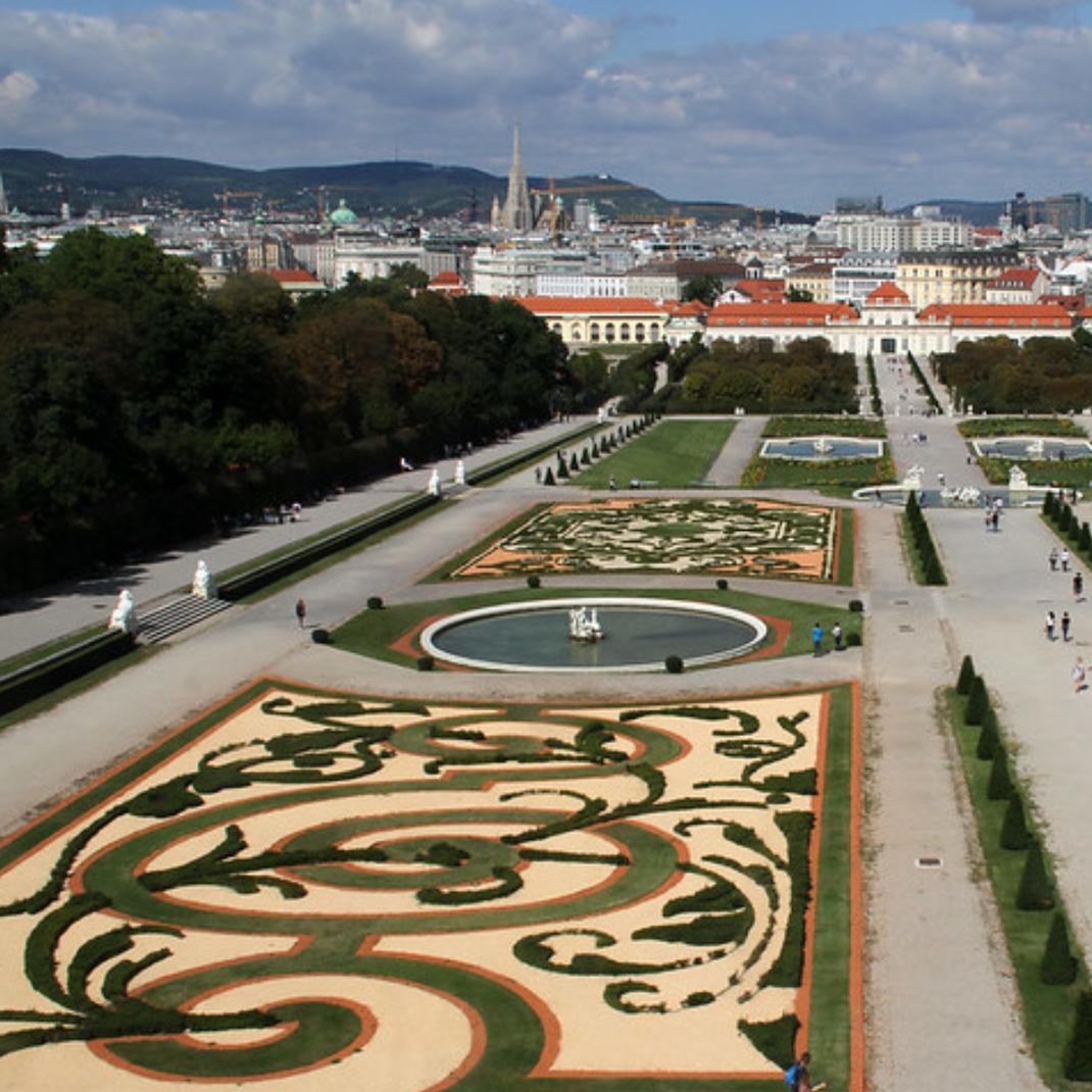 Фото: Парк дворца Бельведер Вена Австрия. Belvedere. Park