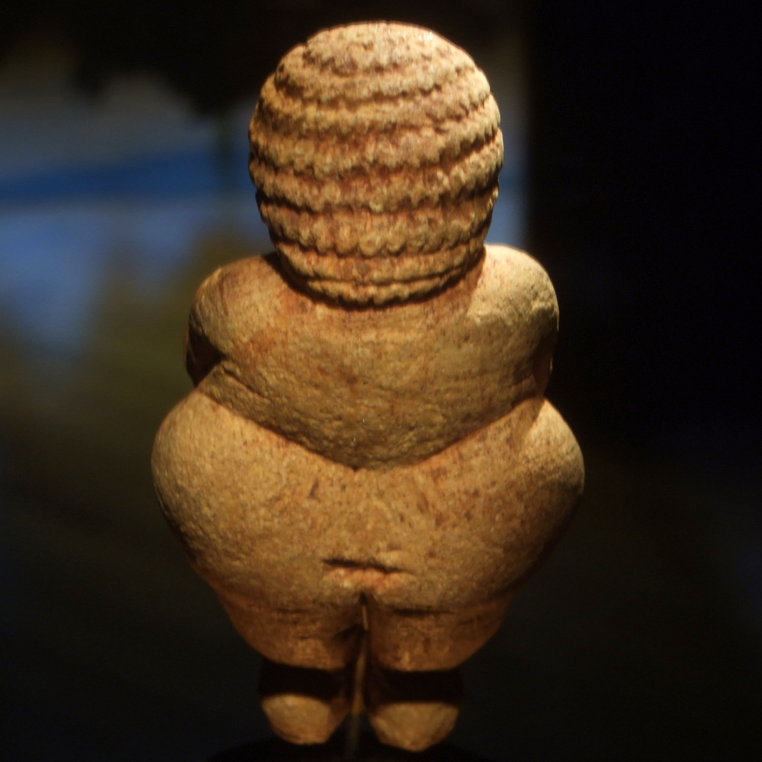 Венера Виллендорфская Вена Фото ( Venus von Willendorf) -Музей Естествознания ( Naturhistorisches Museum) -Вена. Австрия