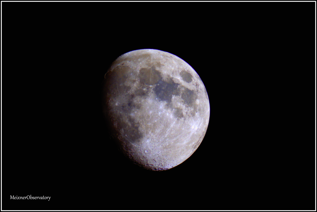 Mond Falschfarbenaufnahme